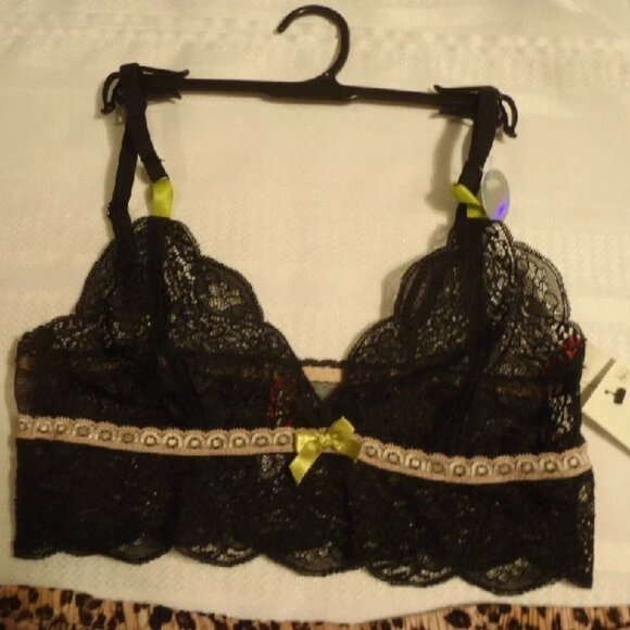 COSMOPOLITAN Medium Pajama Short Small Lace Bra Top NWT Sleepwear - Picture 8 of 8